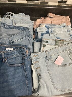 Mixed Women’s Jeans Bundle - Light Blue, Dark Blue & Pink Options